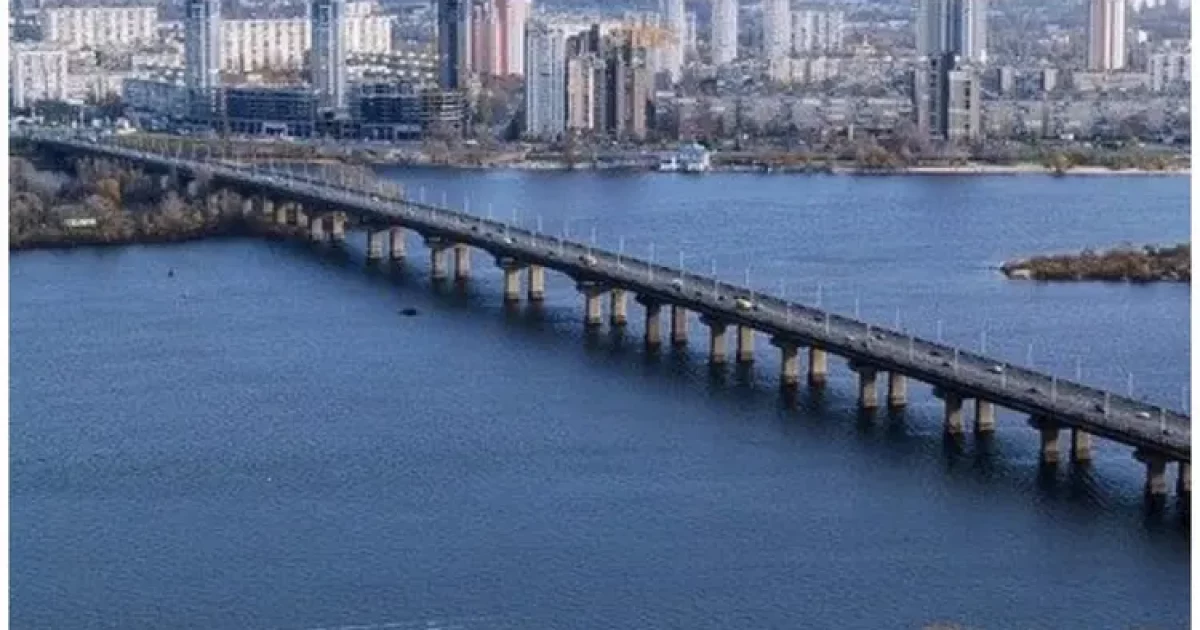 Русанівка і Березняки без тепла: аварія на мосту Патона залишила райони без опалення