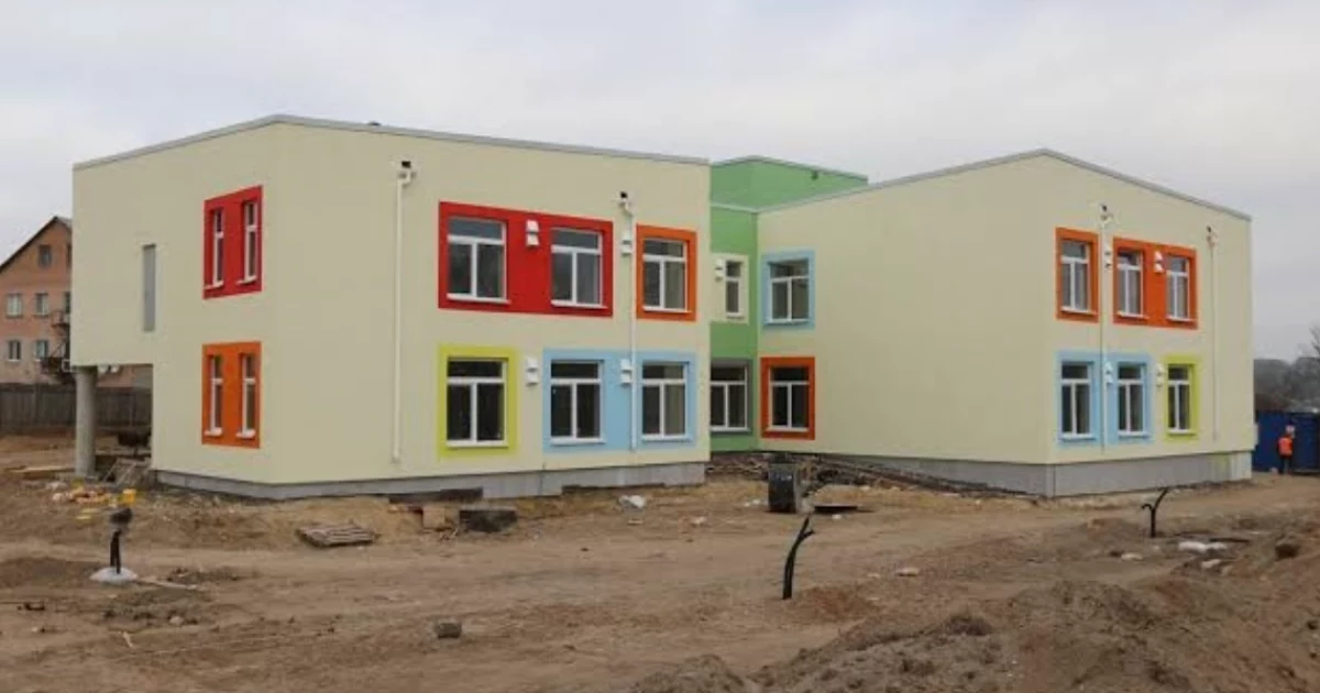 Після руйнувань — нові школи: як відновлюється освіта під Києвом