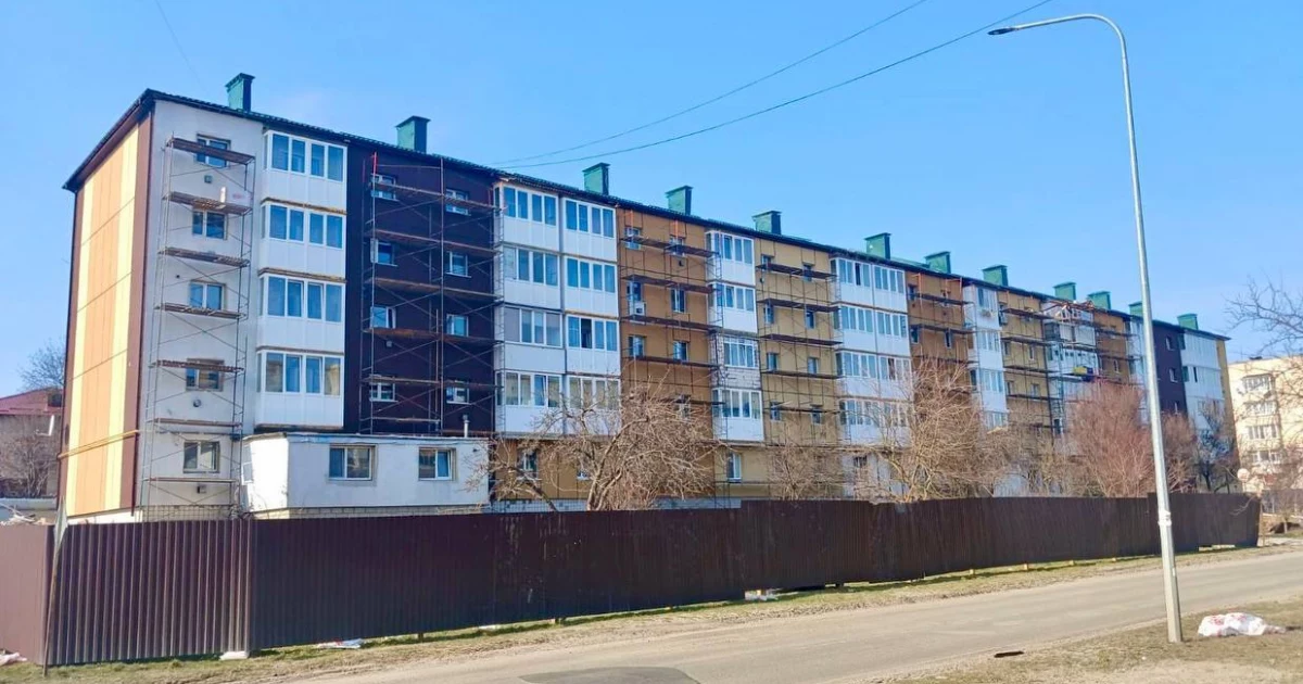Під Києвом відновлюють зруйнований будинок: як відбудова в Макарові змінює життя мешканців