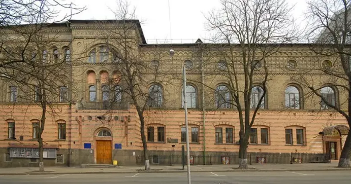 У центрі Києва університет Карпенка-Карого може отримати землю для розширення