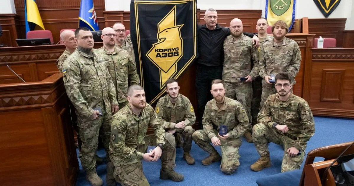 Кличко відзначив «азовців»: у Київраді нагородили 11 військових за героїзм