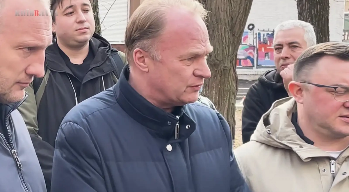Після обстрілу - бюрократія: чому мешканці будинку на Теліги залишились без допомоги