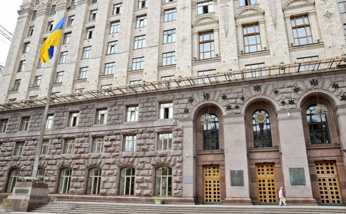 100 тисяч на місяць - нова норма: скільки заробляють топчиновники КМДА