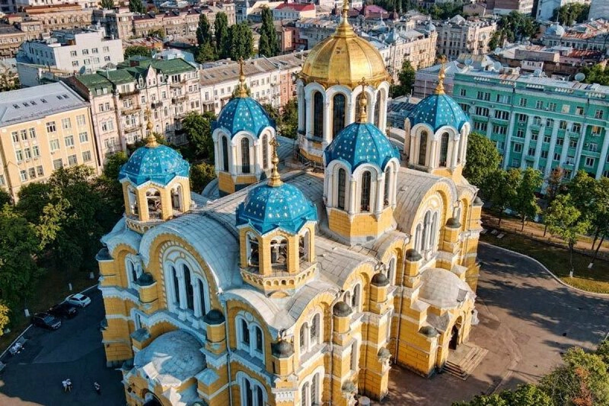Храми в центрі конфлікту: що відбувається довкола святинь Києва