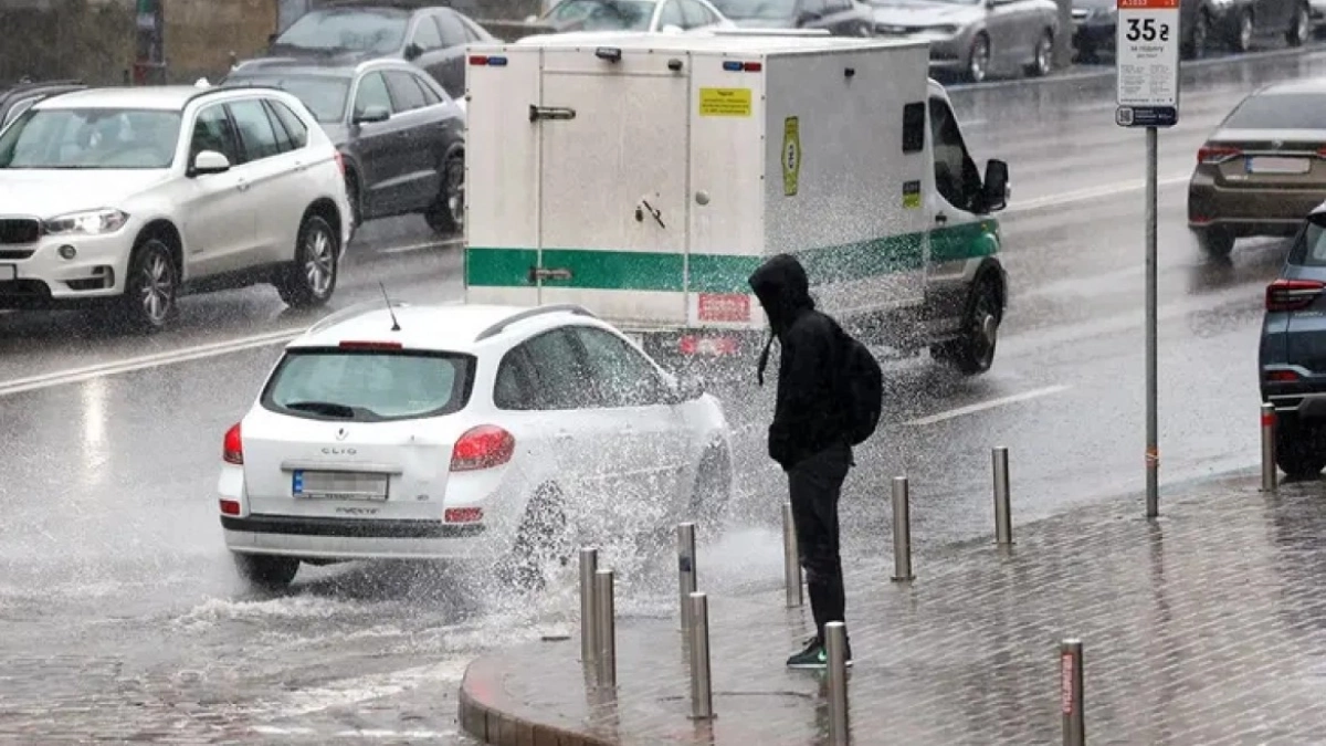 Невеликий дощ і до +18°: прогноз погоди у Києві та області на 3 квітня