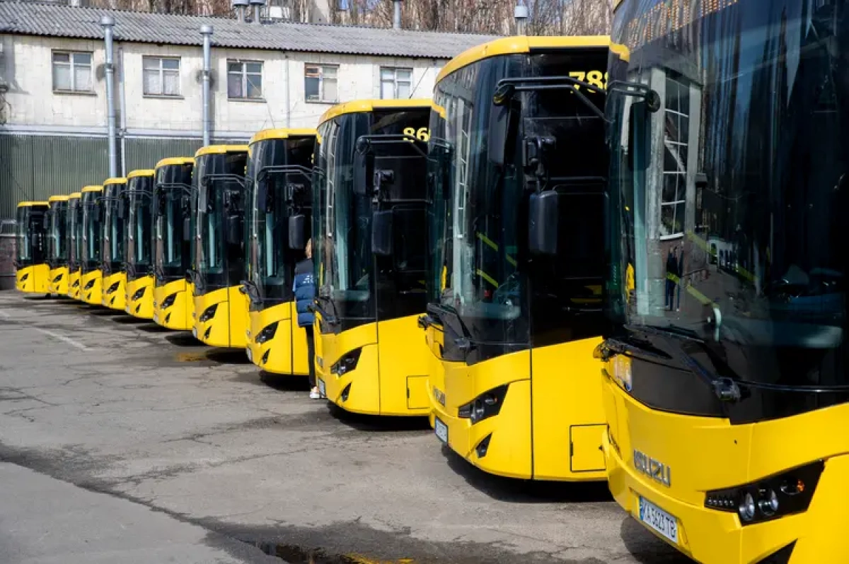 У Києві на маршрути вийшли ще 20 нових автобусів: які напрямки оновили