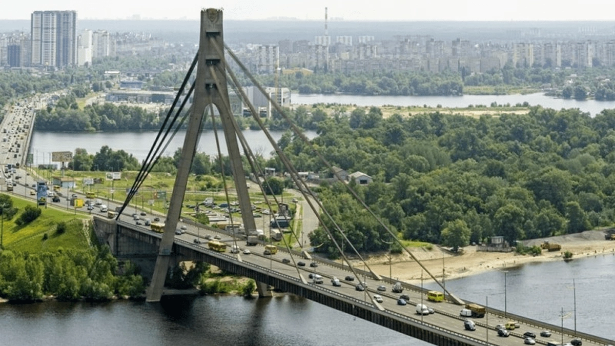 У Києві на 5 місяців обмежать рух мостом через Десенку