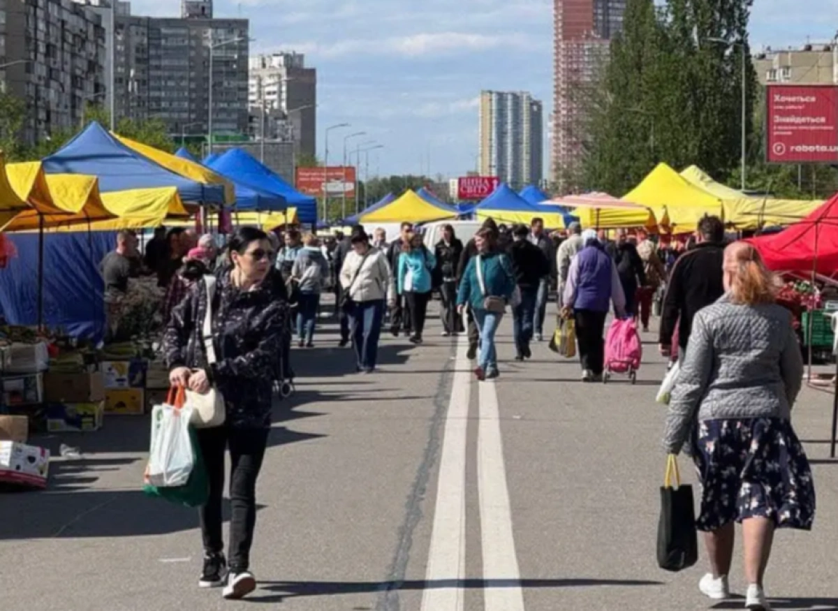 У Києві скаржаться на ярмарки: перекривають дороги і заважають «швидкій»