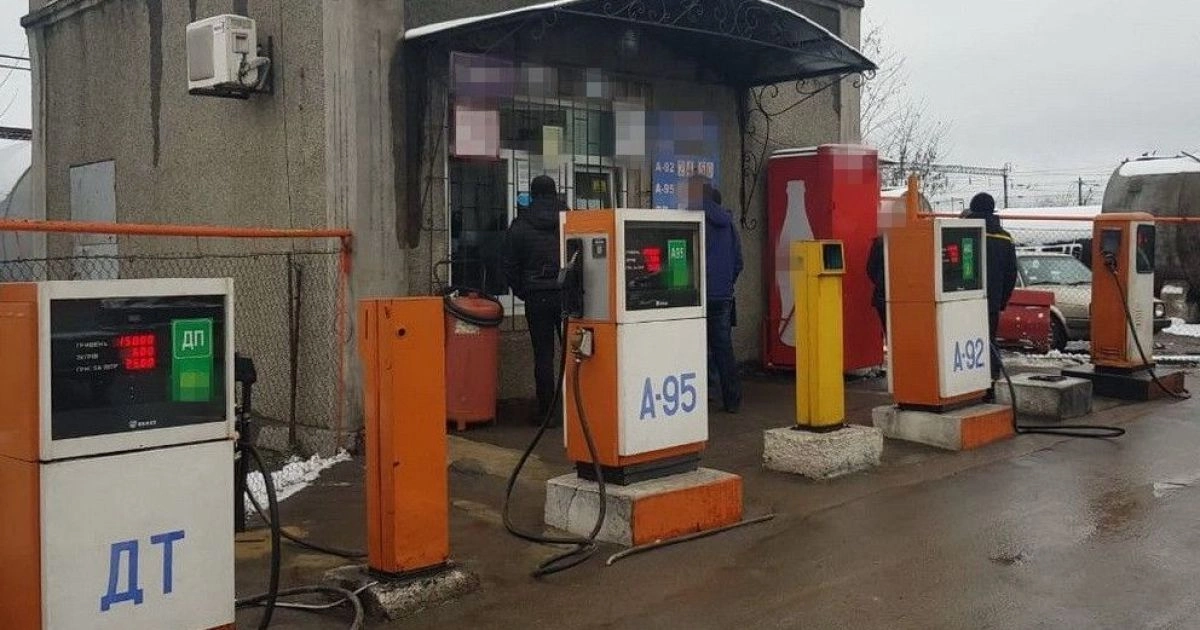 На Київщині викрили мережу нелегальних АЗС: вилучили пального на мільйони
