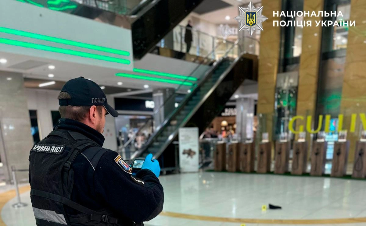 Трагедія в ТРЦ «Гулівер» у Києві: чоловік загинув після падіння з висоти п’ятого поверху