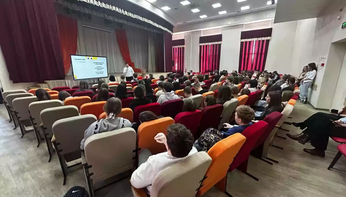Підлітки Київщини навчатимуть однолітків онлайн-безпеці
