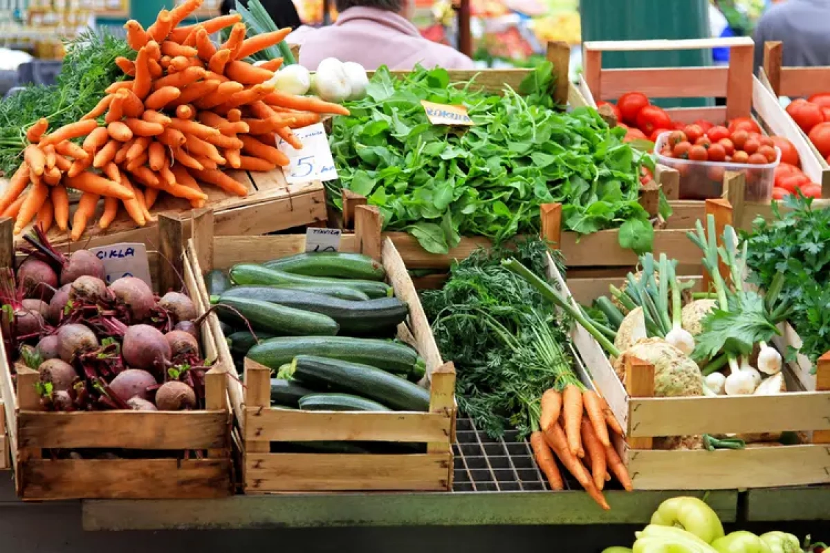 Свіжі продукти за вигідними цінами: у Києві стартували ярмарки в різних районах