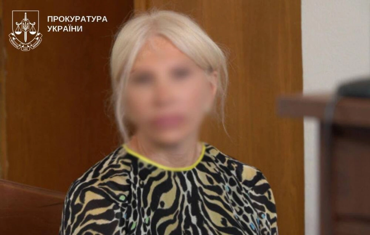 У Києві посадовицю освіти засудили до 7 років за переплати на стільцях і овочерізках
