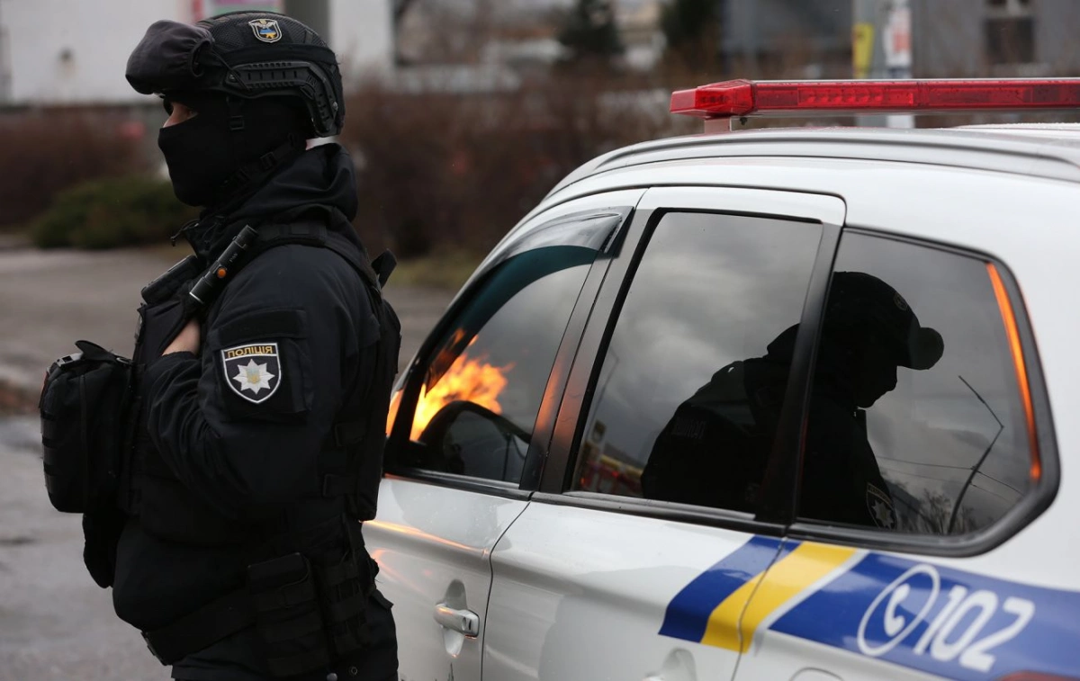 У Дніпровському районі киянин викрав мотоцикл і сховав його між гаражами