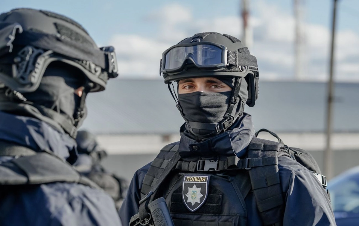 Операція «Хімпром»: у Києві та 10 областях викрили масштабну мережу наркоторгівлі й шахрайства