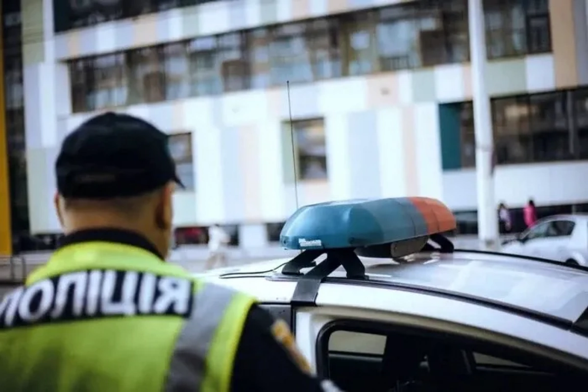 У ТРЦ Києва бійка з пістолетом і ножем завершилась пораненням: деталі інциденту