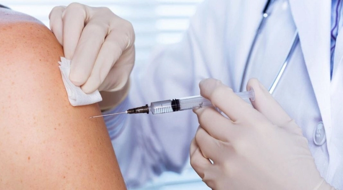 Безкоштовні щеплення у Києві: хто може вакцинуватися від грипу та ВПЛ у 2026 році