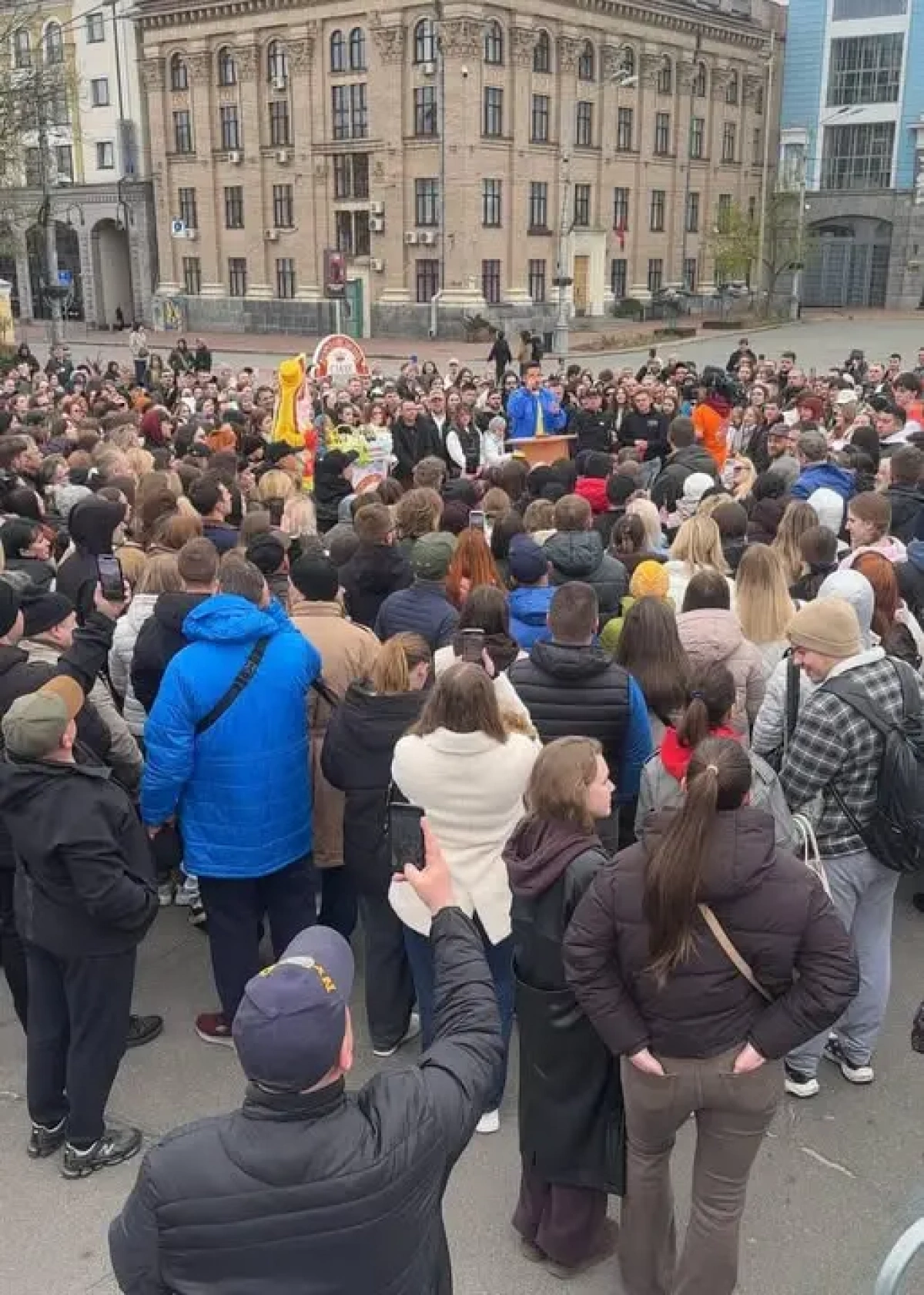 «Караоке на Майдані» повернулося: новий ведучий і благодійна місія шоу