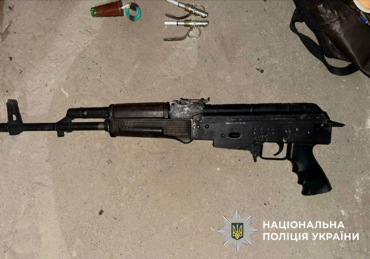 На Київщині затримали адвоката, який торгував бойовим арсеналом через Telegram