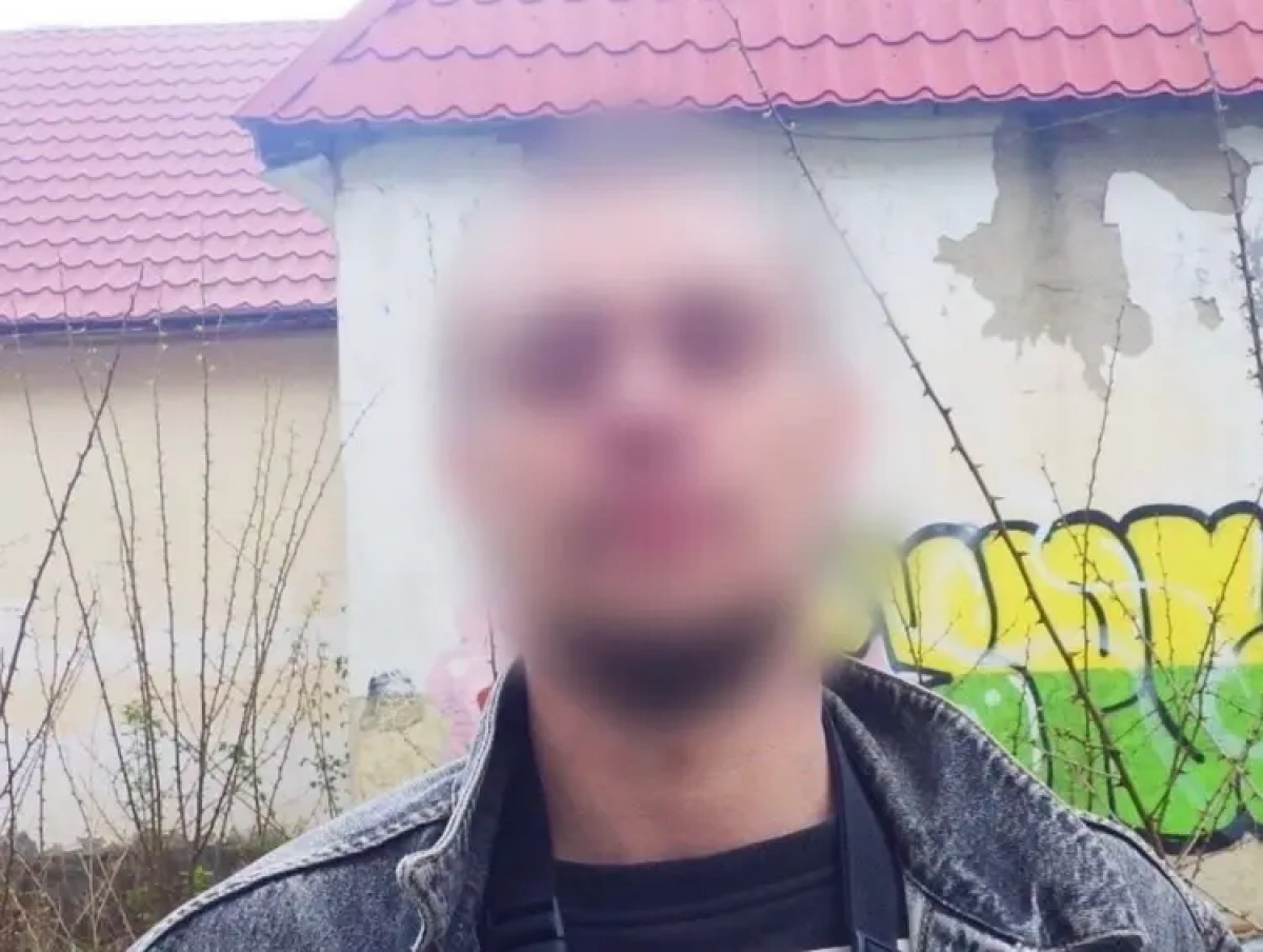 У Києві чоловік у стані сп’яніння направляв зброю на людей: його затримали