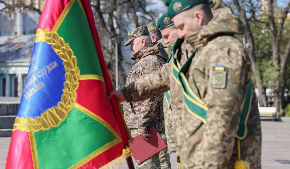 Біля Арки Свободи у Києві відкрили пам’ятний знак бойових підрозділів ДПСУ