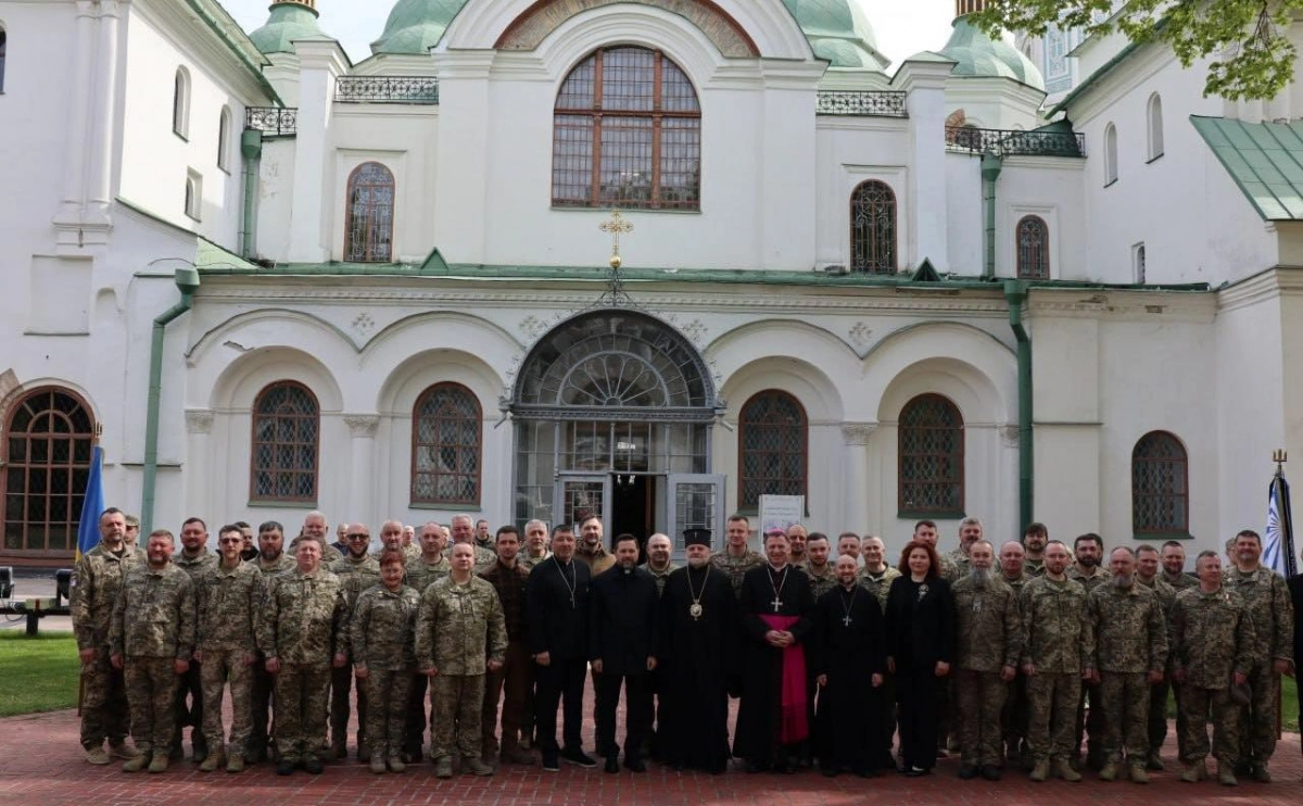 У Києві в Софії Київській вшанували новий випуск військових капеланів