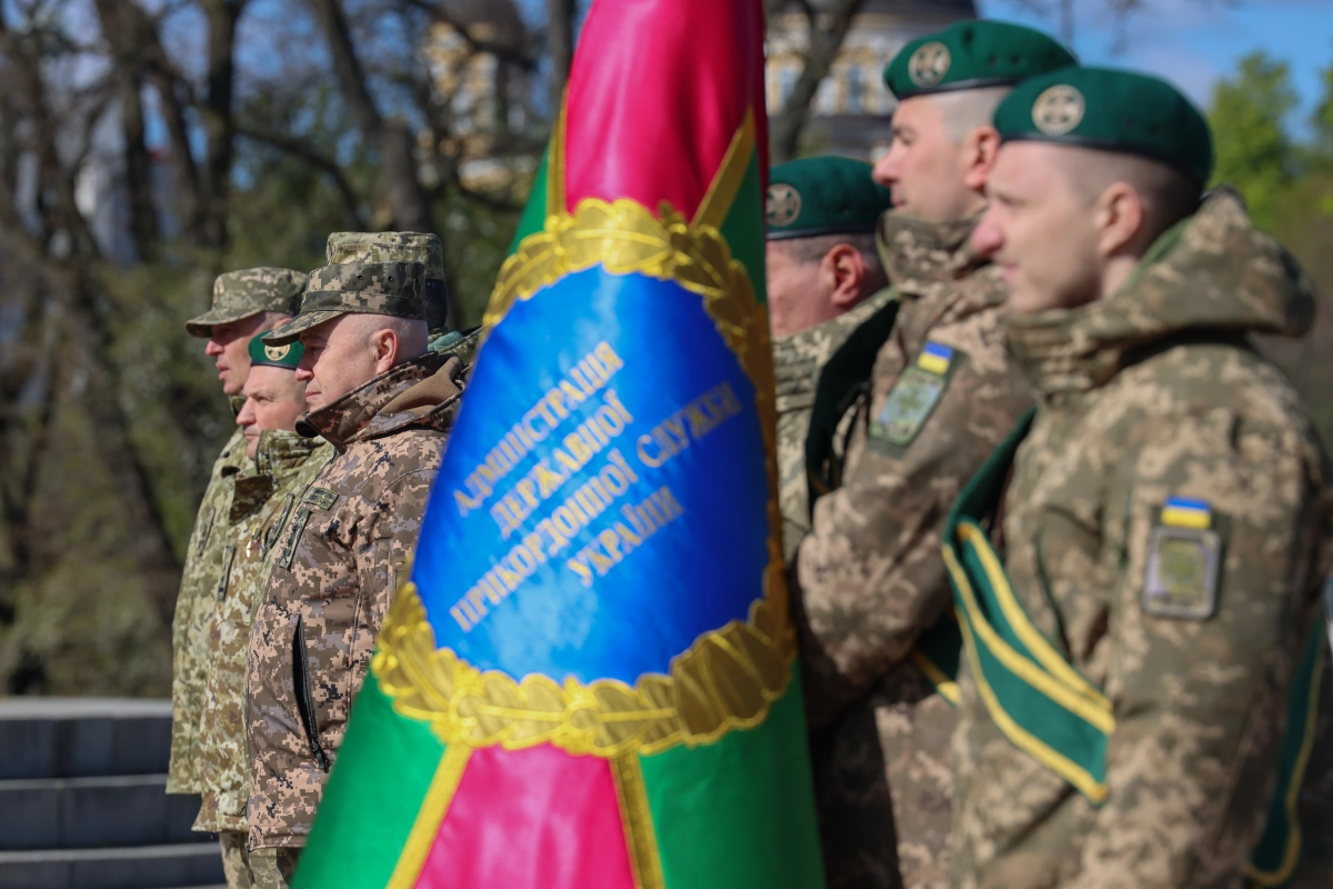 На честь воїнів у зелених беретах: на Алеї українського війська відкрили пам’ятний знак прикордонникам