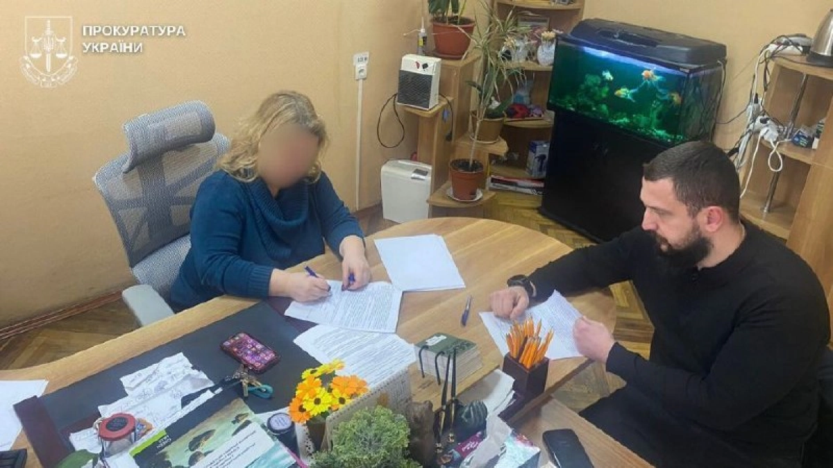 Ігнорувала сигнали про насильство: у Києві перед судом постане керівниця служби у справах дітей