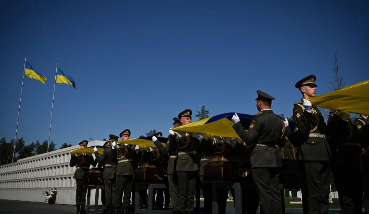 На Київщині попрощалися з вісьмома невідомими Захисниками України
