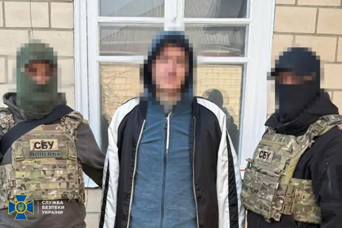 У Києві СБУ затримала агента ФСБ, який організовував підпали військових авто
