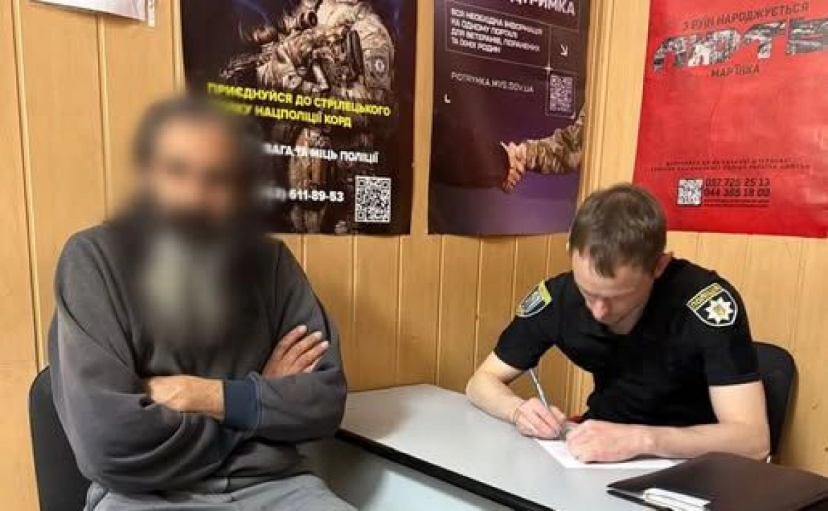 Оголений чоловік на Хрещатику в Києві: що відомо про інцидент у центрі столиці