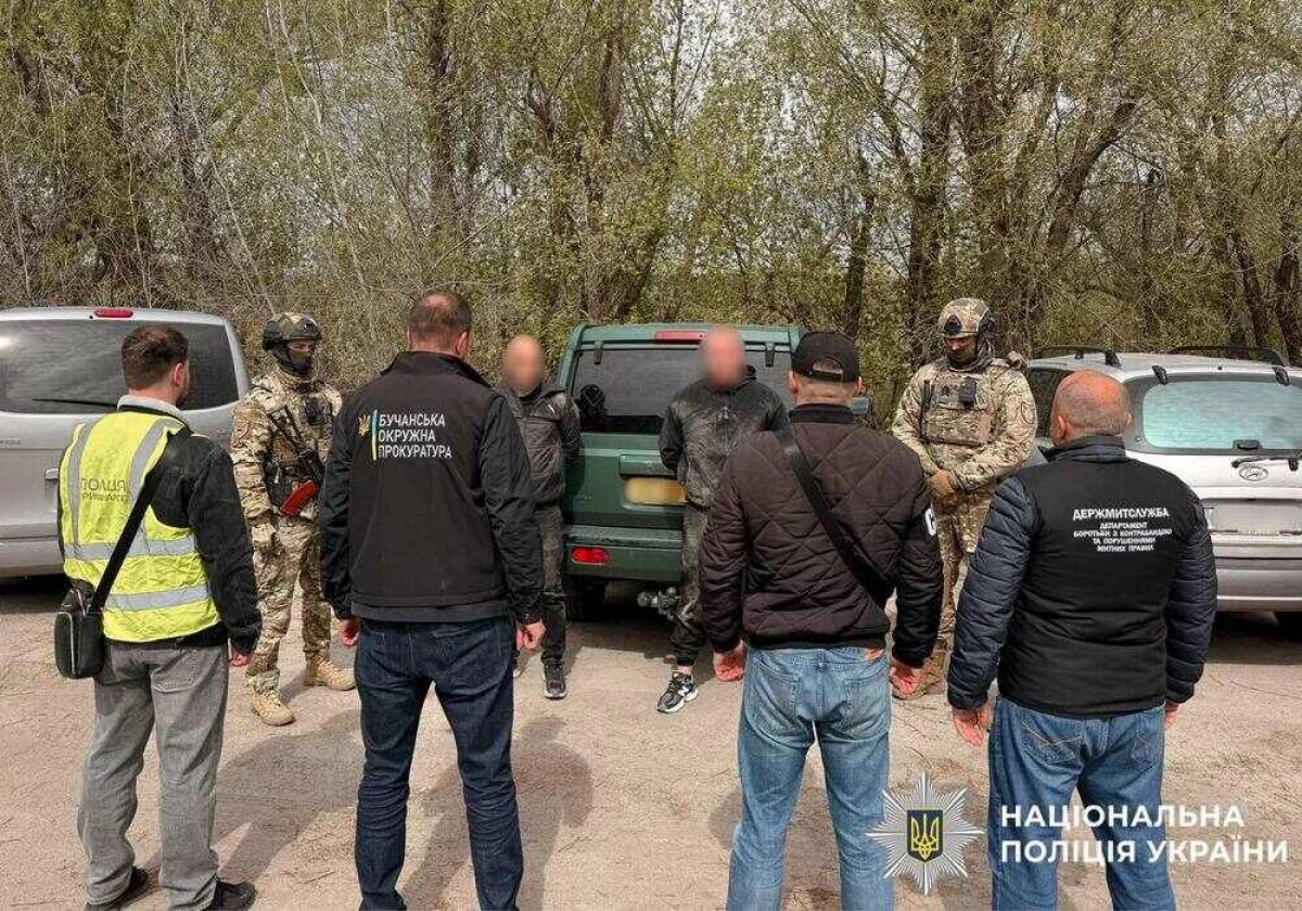 Гуманітарні авто замість допомоги продавали онлайн: на Київщині розкрили схему
