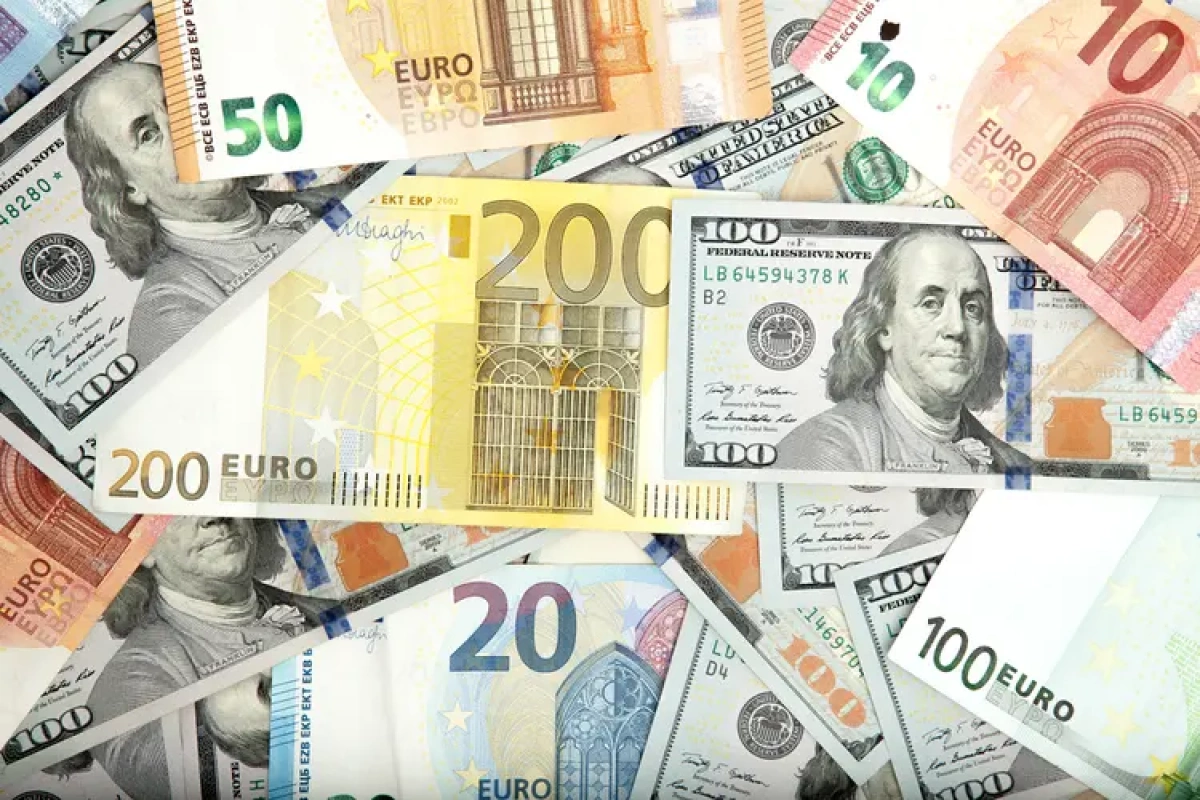 Курс валют у Києві 13 травня: де вигідно купити та продати долар і євро