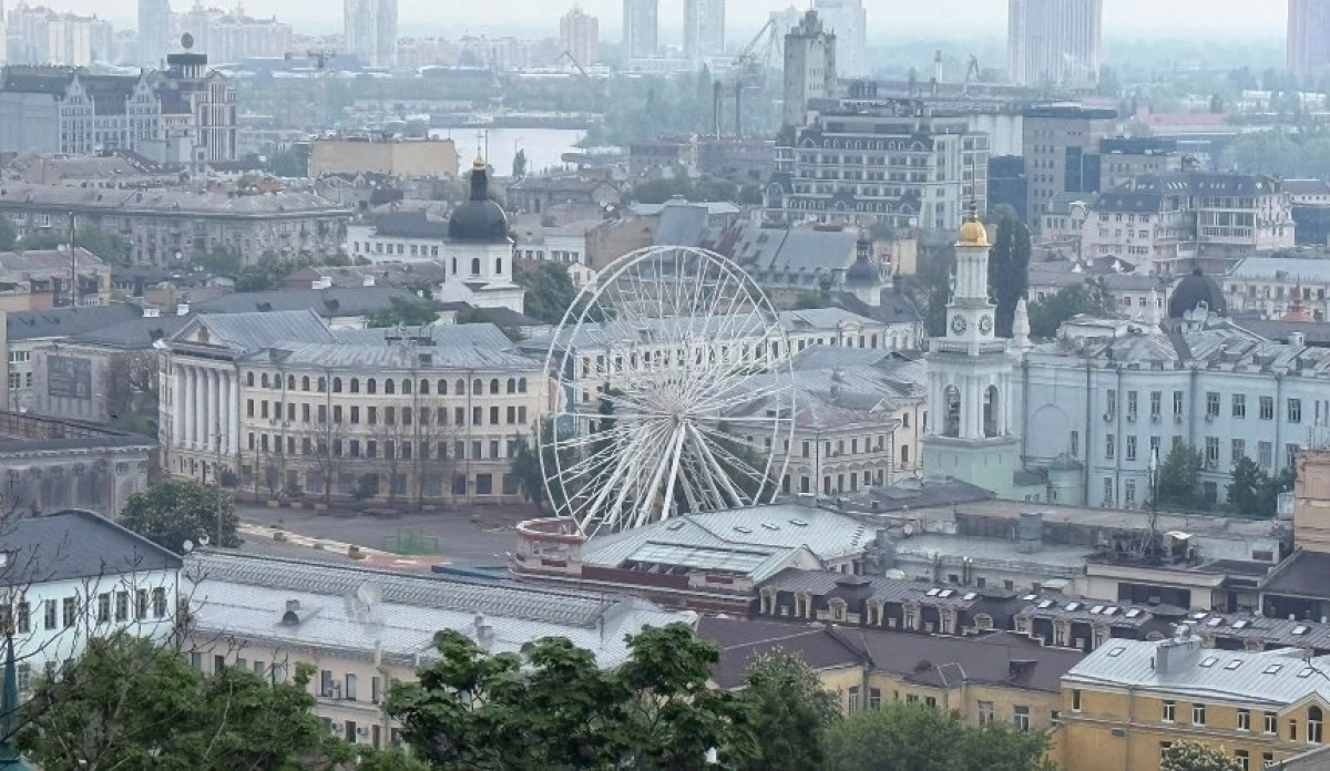 Власник колеса огляду на Подолі погрожує міжнародним судом через демонтаж атракціону