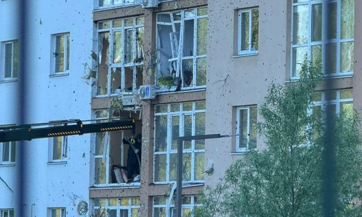 Очевидці про ракетний удар: евакуація через вікна та нерозірвана ракета в будинку
