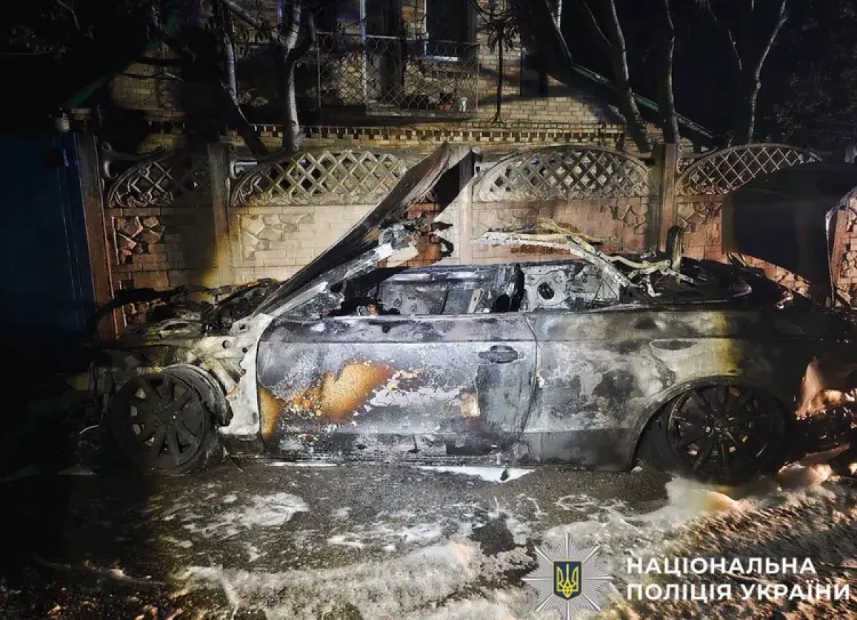 На Київщині чоловік підпалив Audi через конфлікт: авто повністю згоріло