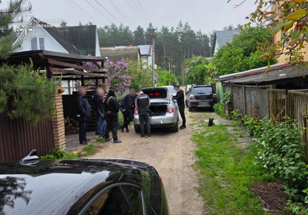 Ужгород і Київ під прицілом афери: групу киян підозрюють у спробі заволодіти майном