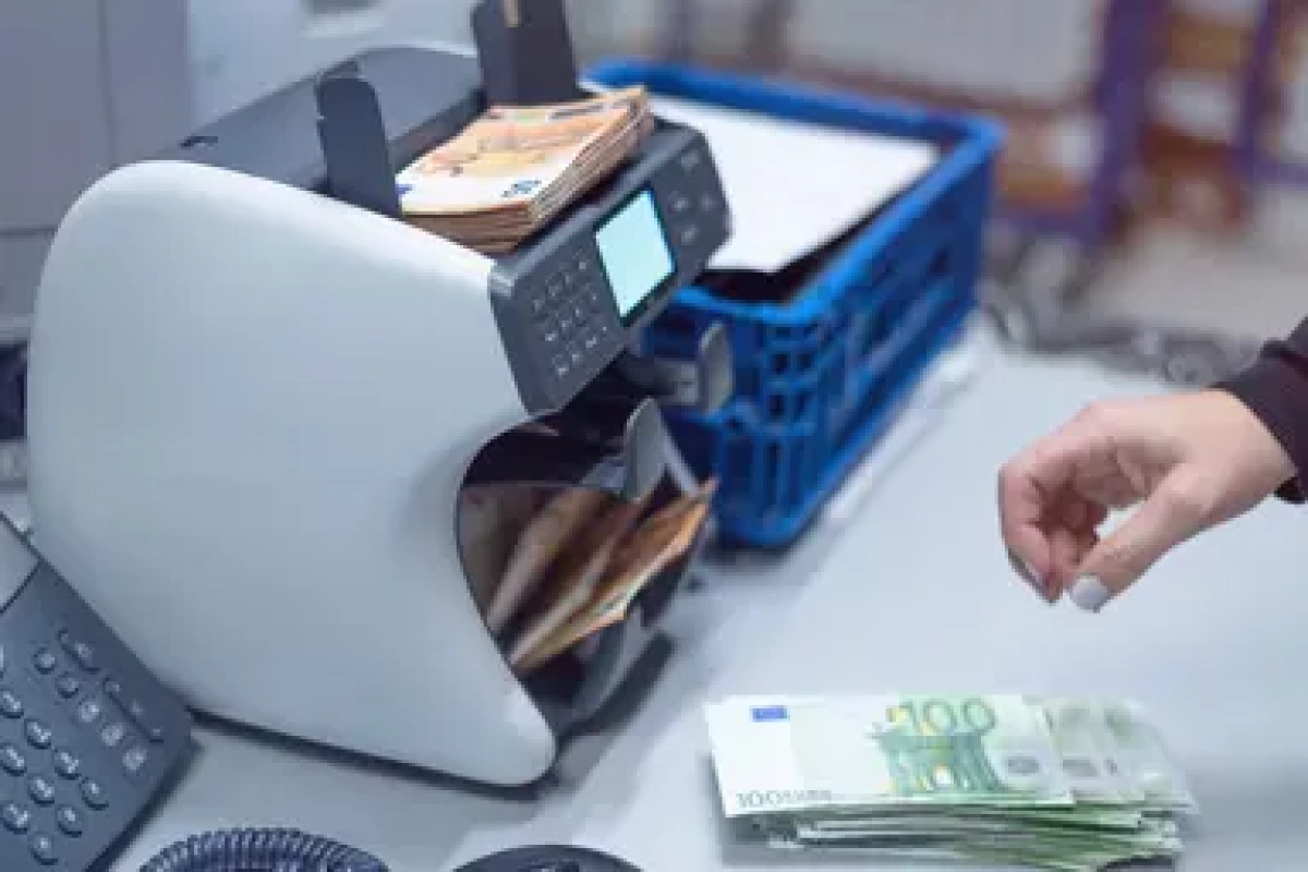 Курс валют у Києві 22 травня: де найвигідніше купити та обміняти долари й євро