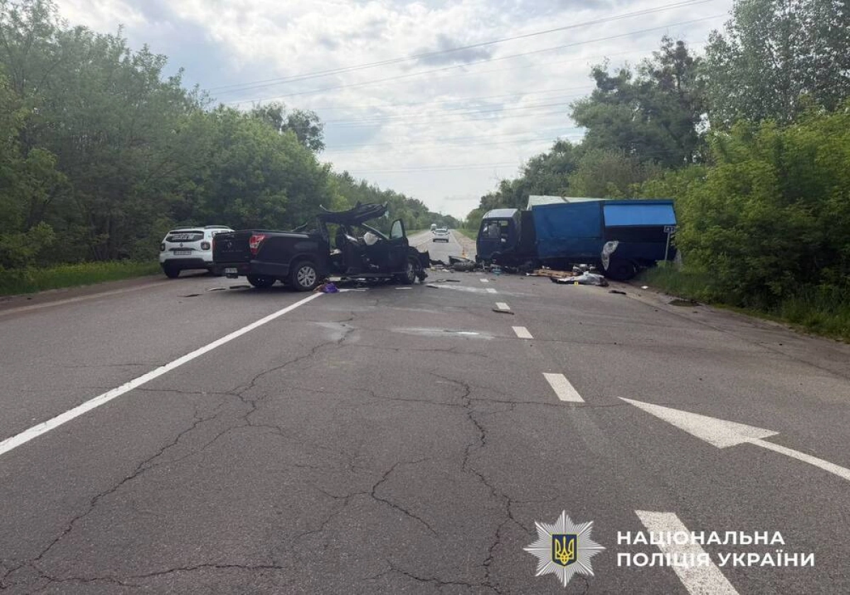 Смертельна аварія під Києвом: авто виїхало на зустрічну смугу