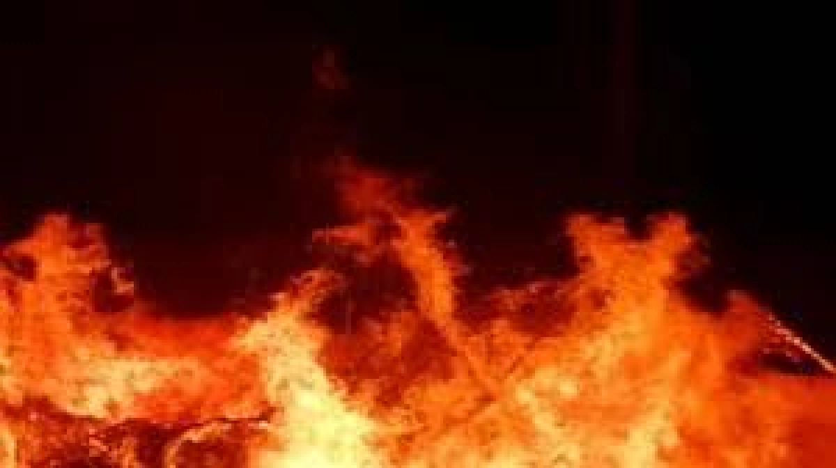 У Шевченківському районі Києва після влучання горить офісний центр