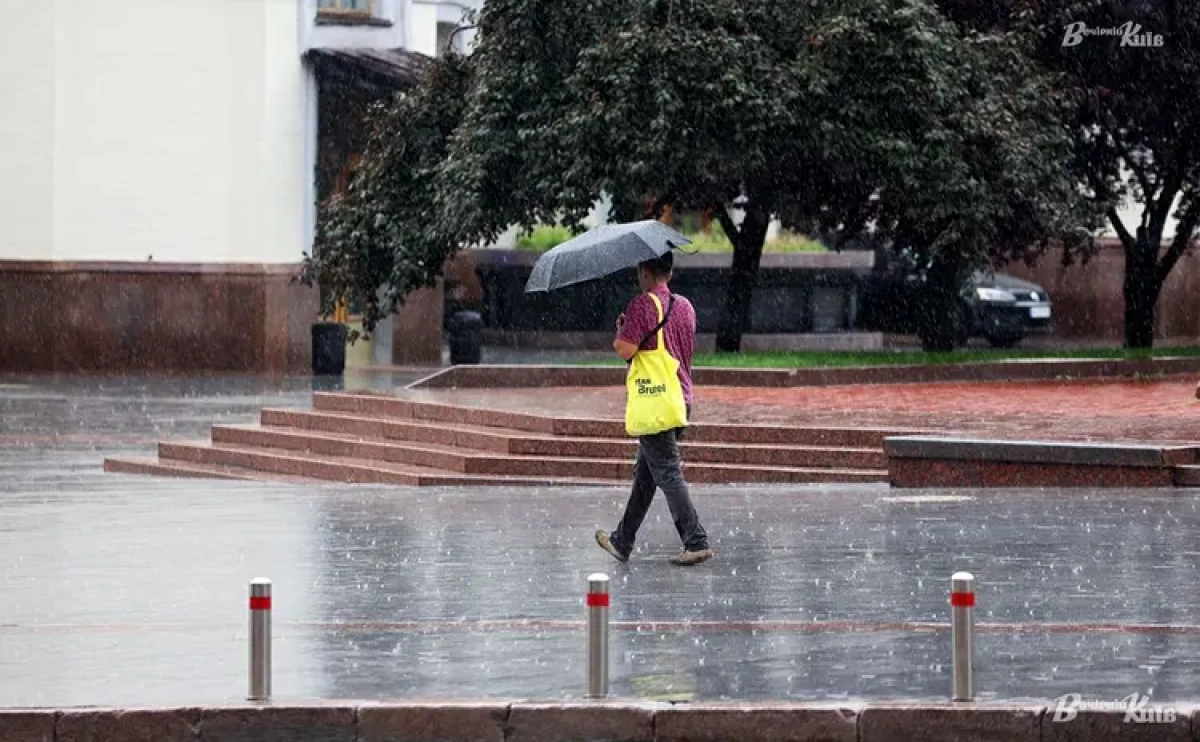 Похмурий кінець травня: у Києві та області очікують дощі й зниження температури