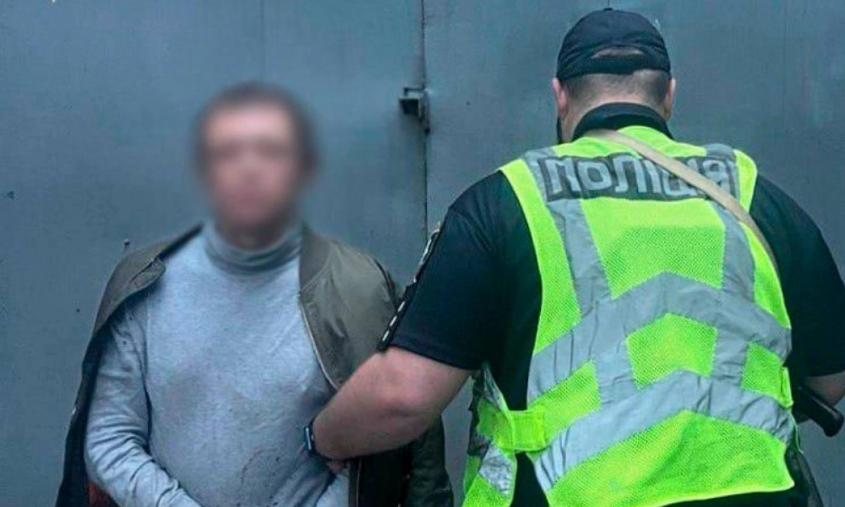 У Києві затримали двох крадіїв цигарок на 300 тисяч гривень: діяли під час комендантської години
