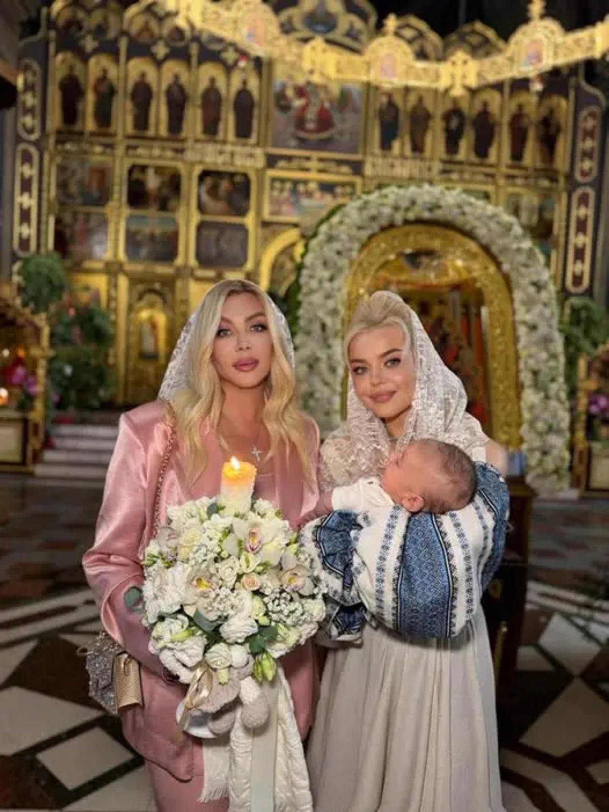 Ірина Білик стала хрещеною мамою сина Аліни Гросу: перші фото з церемонії