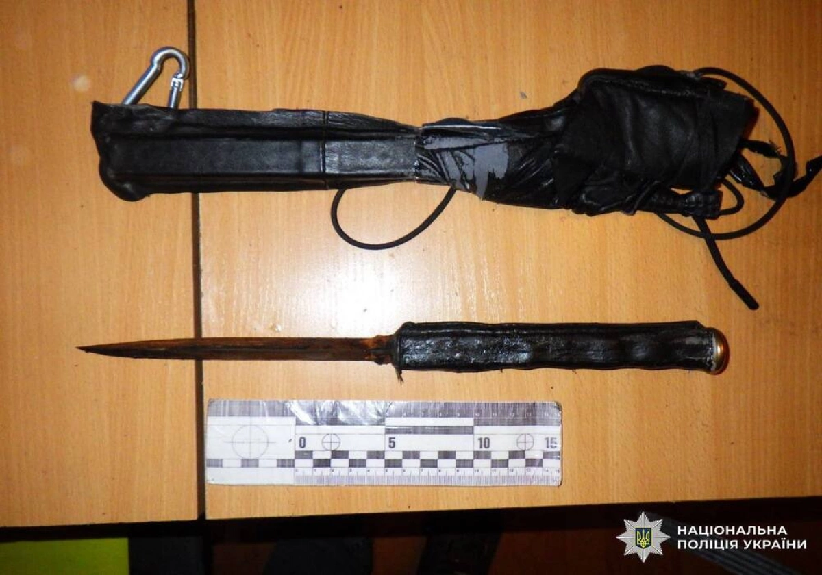 У Києві ремонтника підозрюють у розбійному нападі на 75-річну пенсіонерку
