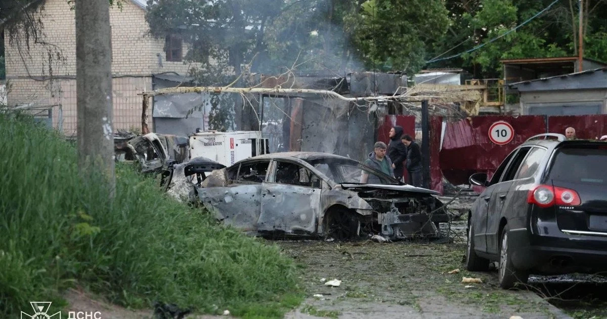 Після нічної атаки у Києві перекрили 7 вулиць: де діють обмеження