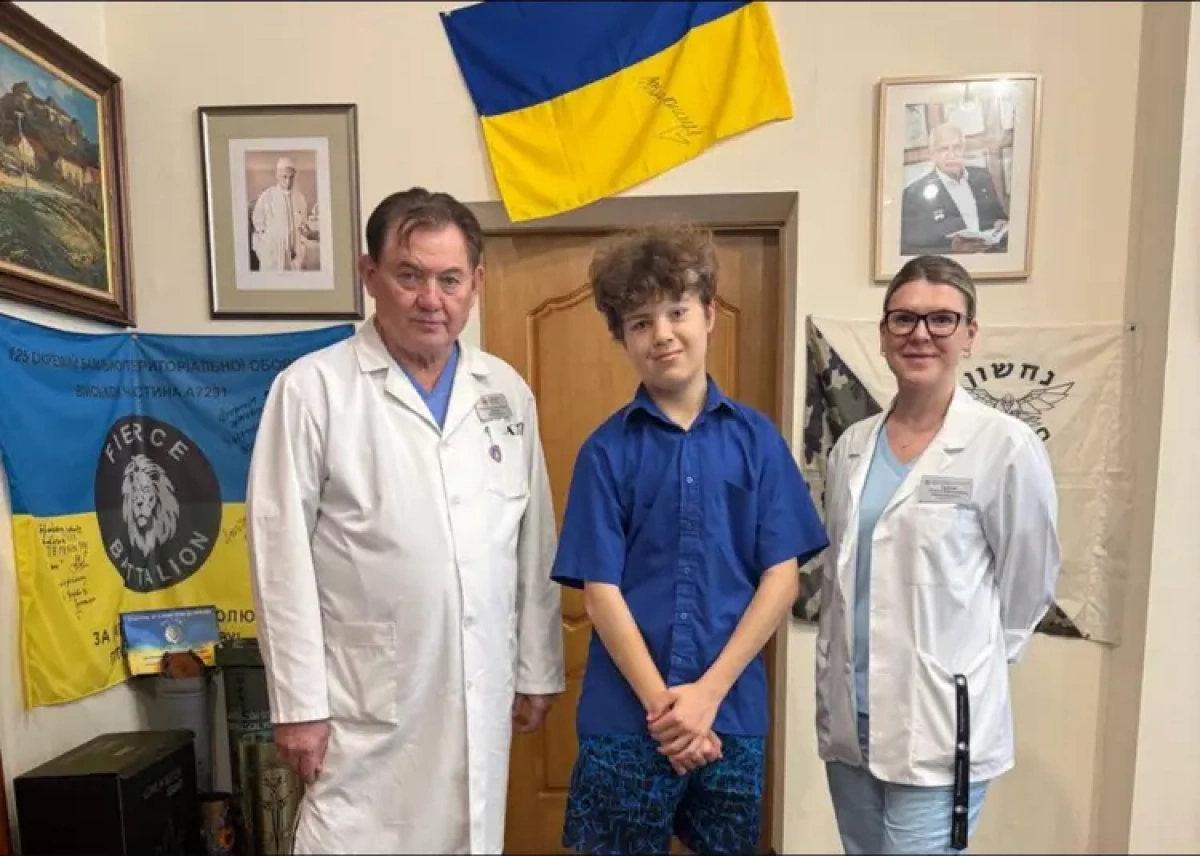 В Інституті Амосова виписали юнака після трансплантації серця: він мріє стати програмістом