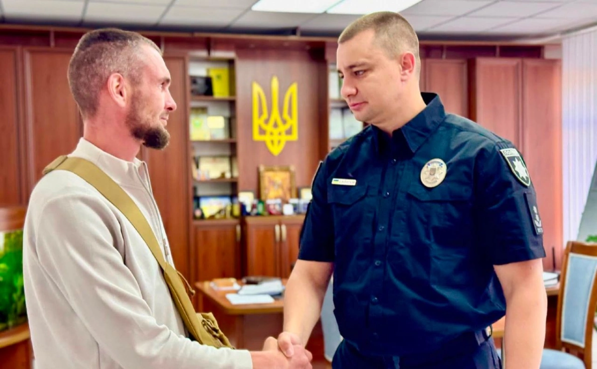На Київщині чоловіка нагородили за відмову співпрацювати з ворогом і звернення до поліції