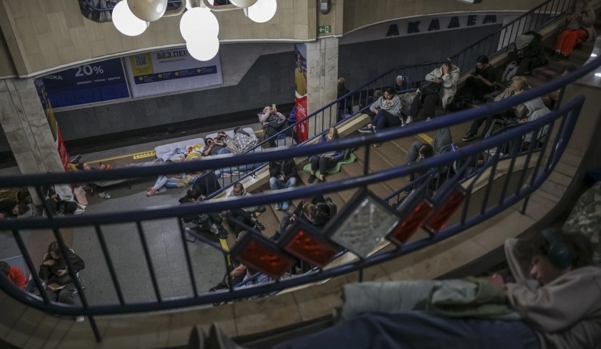 Під час нічного обстрілу в метро Києва укривалися майже 42 тисячі людей — КМДА