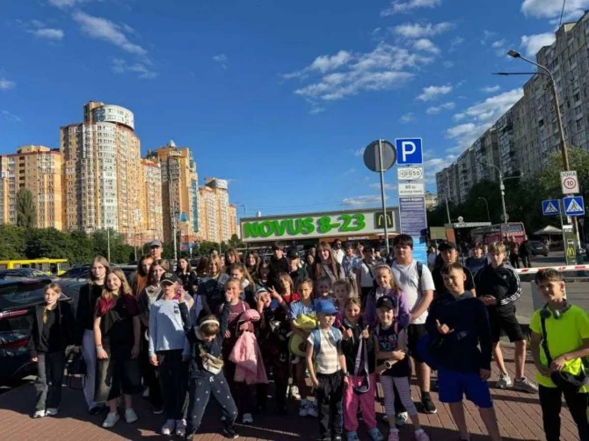 50 дітей із Гостомельської громади вирушили на відпочинок до озера Синевир
