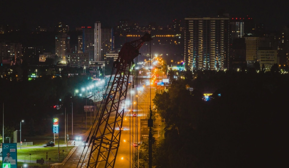 У Києві цілодобово ремонтують шляхопровід біля метро «Чернігівська»: що вже зробили